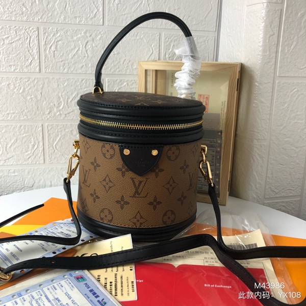 ルイヴィトンバッグ正面デザイン